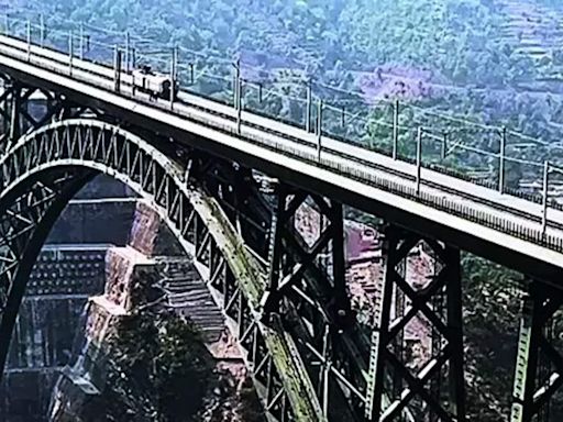 Taller than Eiffel Tower: 1st trial train reaches Reasi in J&K via highest rail bridge | Delhi News - Times of India