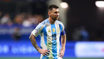 La reacción de Lionel Messi al llegar al estadio antes del partido contra Perú