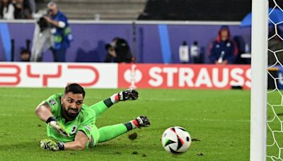 España ganará la Eurocopa 2024, dice Mamardashvili en la orgullosa vuelta a casa de Georgia