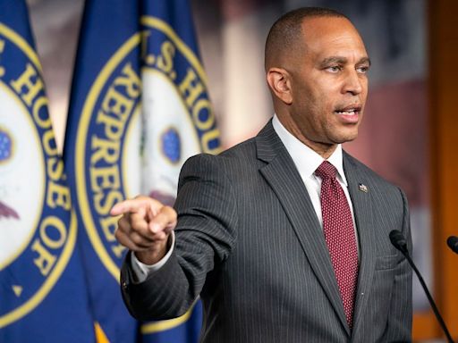 Jeffries insists Biden won’t stop Dems from flipping House