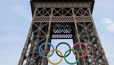 Mantendrán los anillos olímpicos en la torre Eiffel: ¿Atentado al patrimonio o idea innovadora?