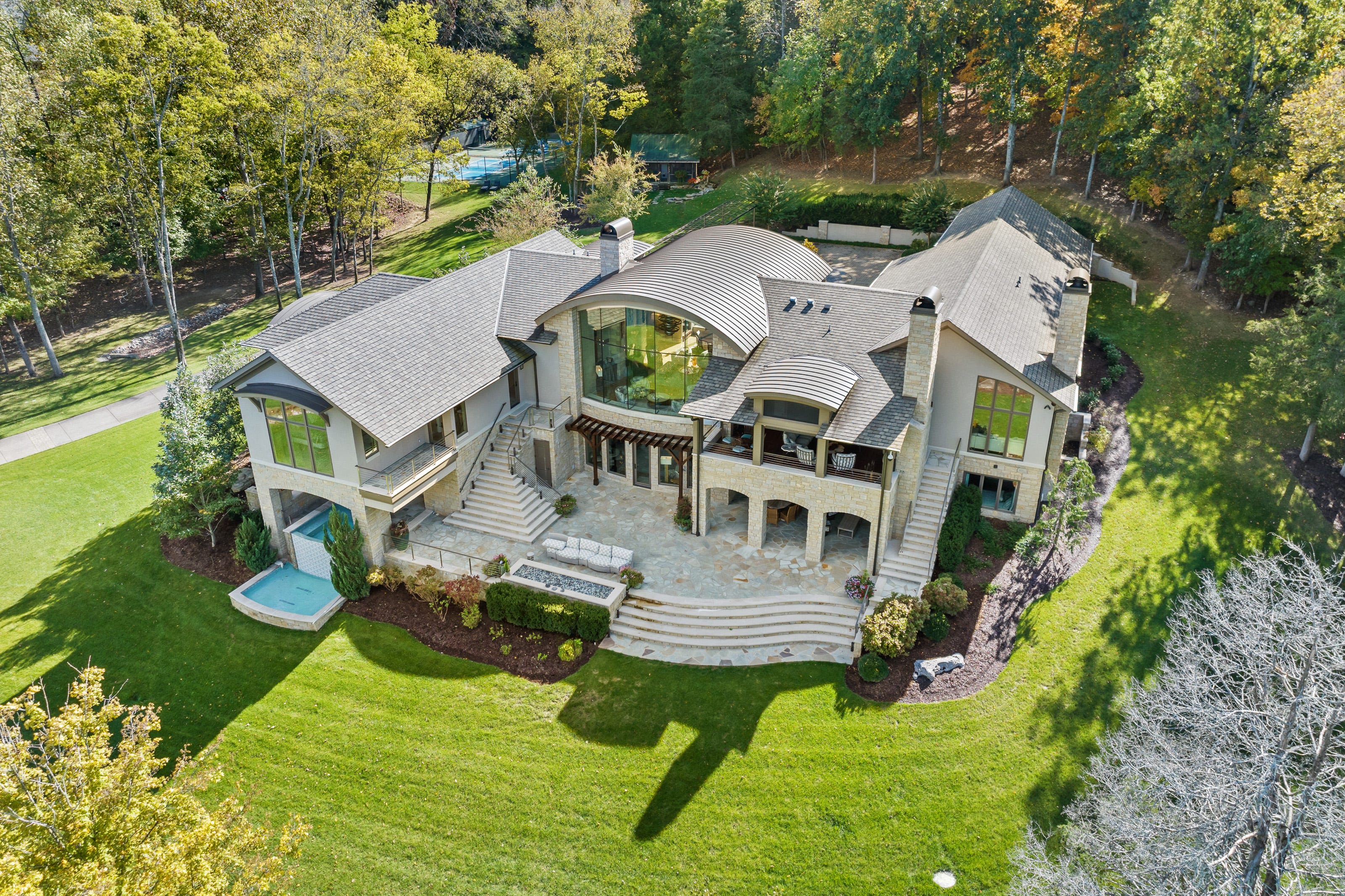 Brentwood mansion tied to Kenny Chesney set for auction with bidding starting at $3.5M. See inside