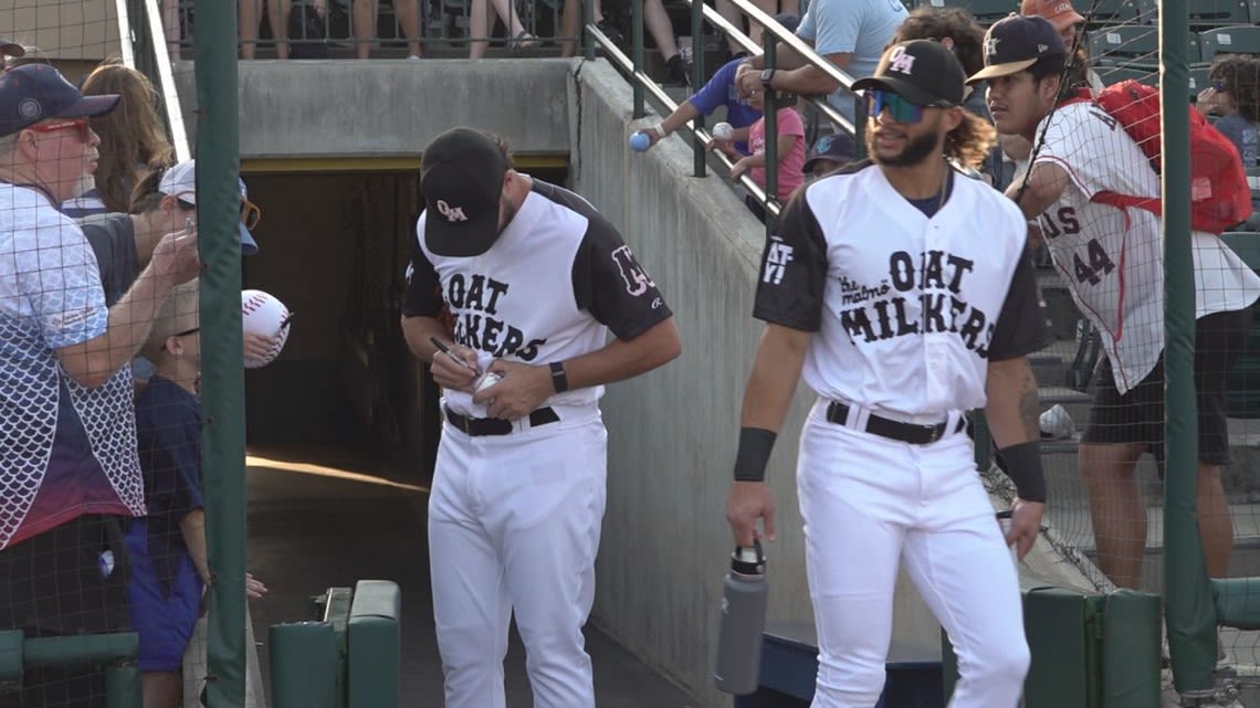 Hooks become the Oat Milkers, fall to San Antonio