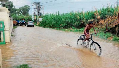 One-hour rain exposes ill-preparedness in Una