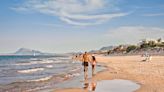 La increíble playa paradisiaca en la que puedes disfrutar de la tranquilidad absoluta: tiene dunas naturales y agua cristalina