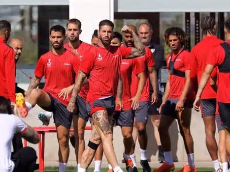 Penúltima sesión del Sevilla antes del derbi sin Óliver Torres, descartado