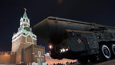 Tachan de "profundamente irresponsables" las maniobras nucleares rusas cerca de Ucrania