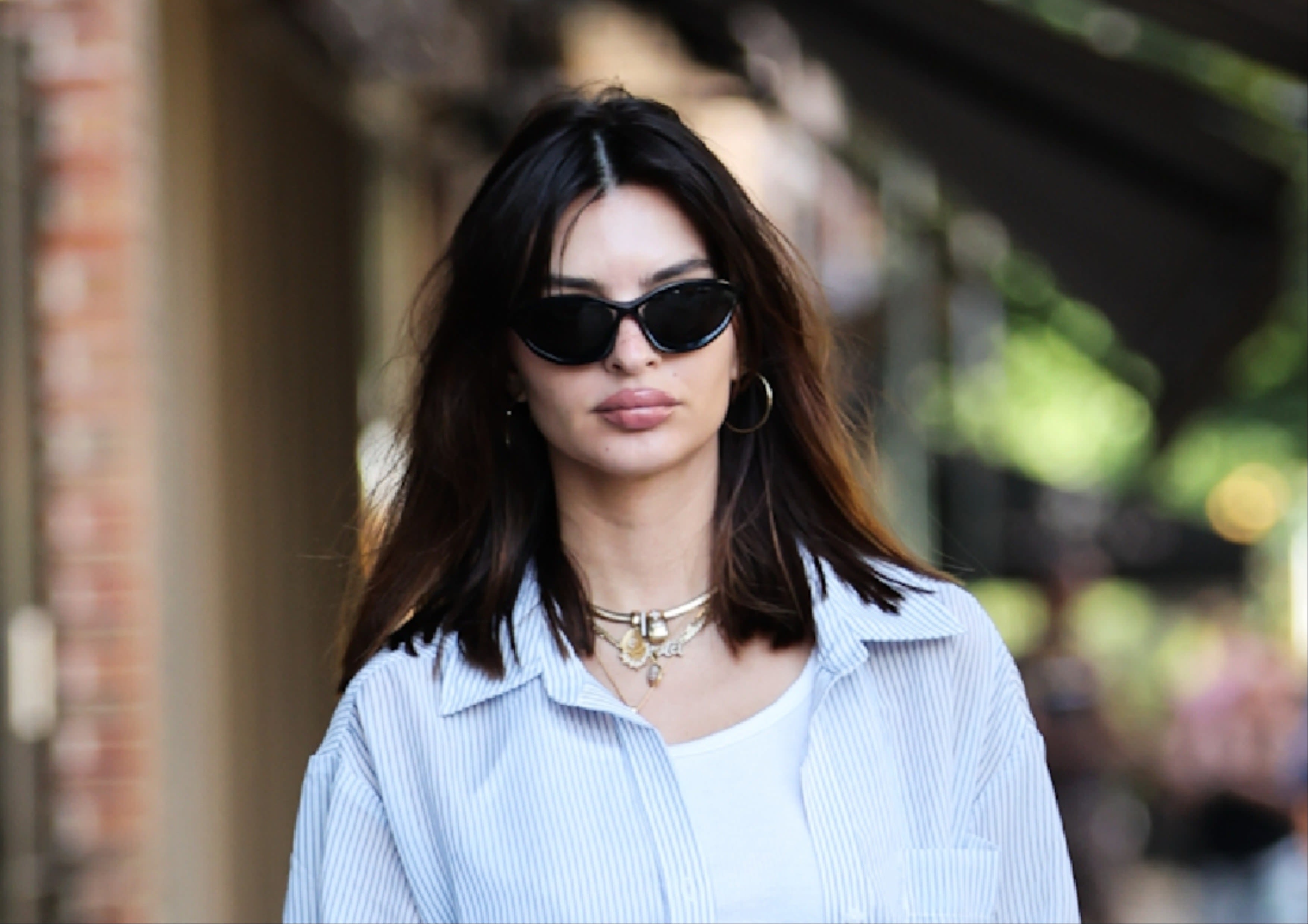 Emily Ratajkowski Has a Style Solution for 90-Degree Days: Hot Pants