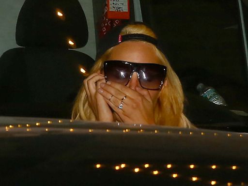 Amanda Bynes debuts new look in rare public outing