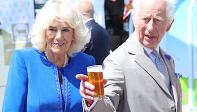La reine Camilla en voyage officiel avec la cheville bandée : on sait enfin ce qui lui est arrivé