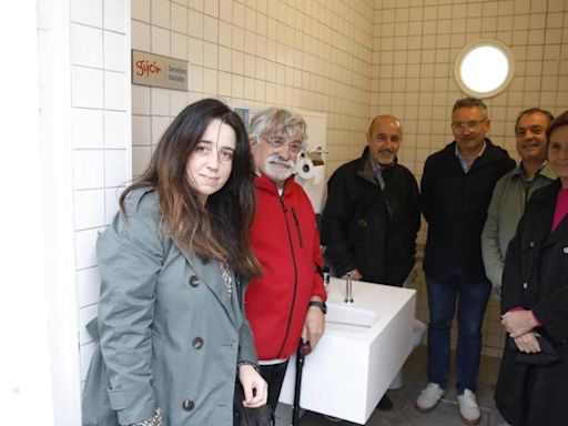 Así son los nuevos baños para personas ostomizadas en Gijón (en imágenes)