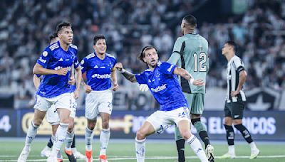 Botafogo 0 x 3 Cruzeiro - Fogão leva baile e perde a chance de disparar