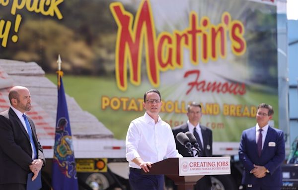 Shapiro pushes aside politics to help Martin’s bring more ‘darn good rolls’ to Pa. and beyond