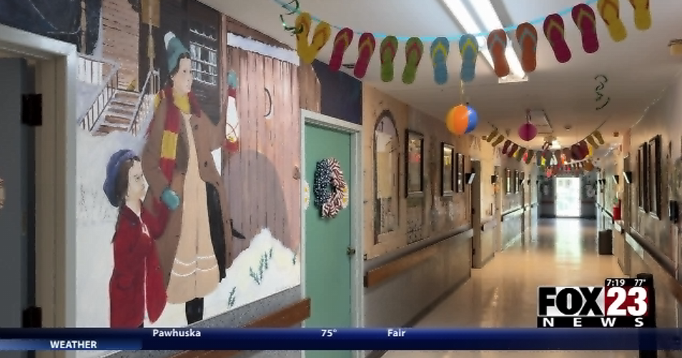 Good News: Broken Arrow Nursing Home employee paints murals for residents