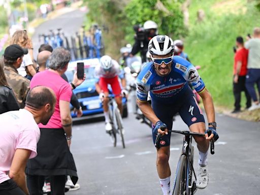 Todos los resultados y clasificaciones del Giro tras la exhibición de Alaphilippe