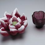 《茁壯啟業 》琉璃工房 花舞琉璃─蓮紅 G21  花:21x19x11.5 杯:10x10x9cm