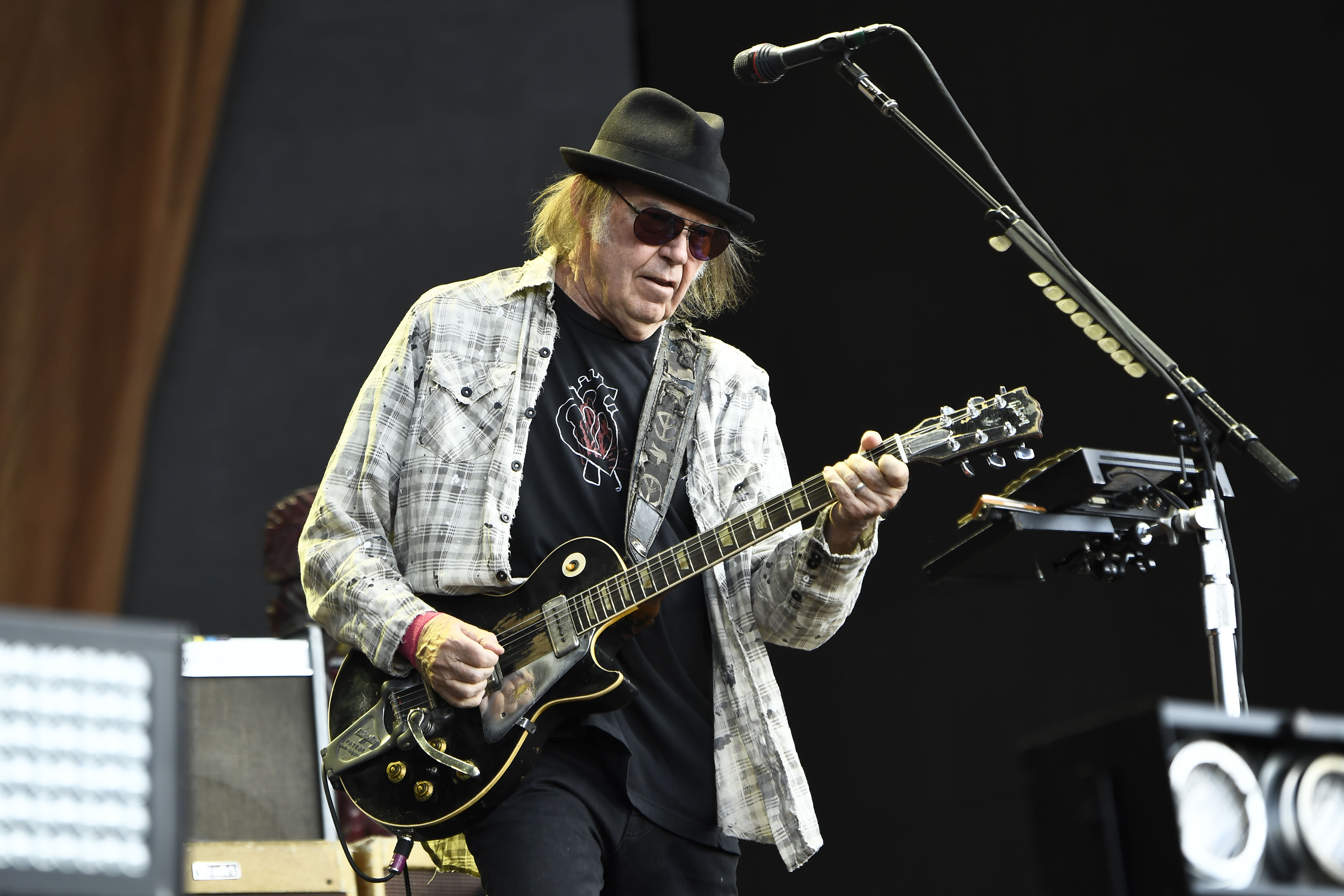 Neil Young Cancels Hollywood Bowl Date And Rest Of Tour