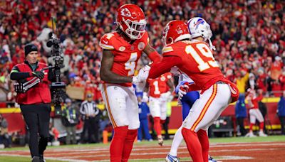 LOOK: Second-year WR catches touchdown pass at Chiefs training camp