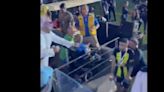 Arabia Saudita: un hincha de Al Ittihad, el equipo de Gallardo, le pegó latigazos a un jugador del equipo tras la derrota