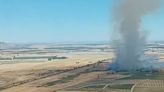 Continúa activo un incendio agrícola en Villarta de San Juan