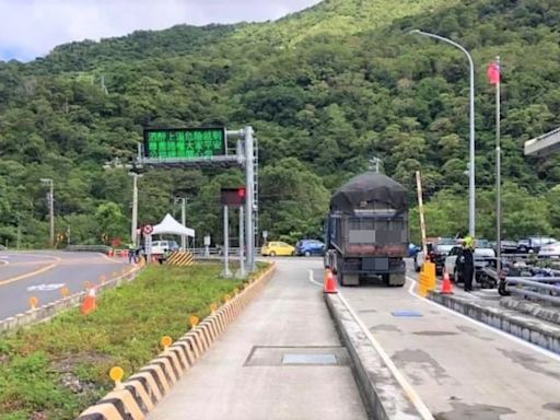 貨櫃車行駛國道 10月起未辨識車牌須配合過磅