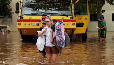 Inundaciones en el sur de Brasil matan al menos a 60 personas