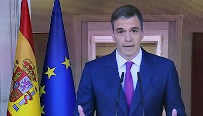 Pedro Sánchez vuelve al trabajo tras el sobresalto de su amenaza de dimisión