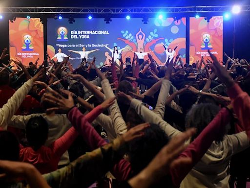 Día Internacional del Yoga: cómo fue el mega evento que celebra la práctica que conquista a la Argentina