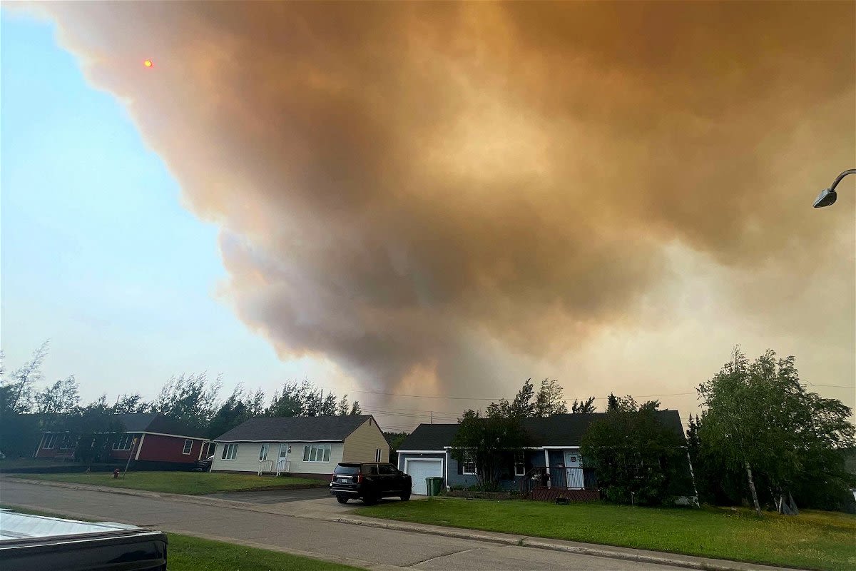 Thousands evacuated as ‘extremely aggressive’ wildfire burns in eastern Canada - KVIA