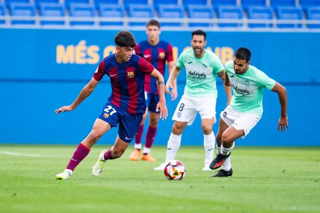 Hansi Flick to include 17-year-old Barcelona talent in first pre-season campaign