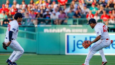 Red Sox’ Alex Cora explains playing Enmanuel Valdez or David Hamilton at 2B