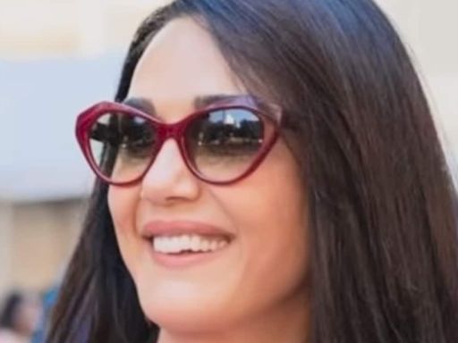 Preity Zinta Enjoys Yummy Indian Treats At Food Festival In California - Watch Video
