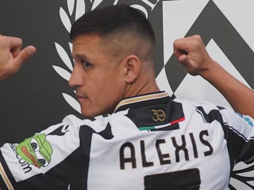 ¿Por qué la camiseta tiene un meme? El cómico detalle que no pasó desapercibido en la presentación de Alexis Sánchez en Udinese - La Tercera