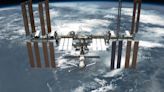 Una nave de Space X se encargará de remolcar la Estación Espacial Internacional para que no caiga sin control a la Tierra