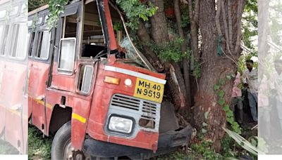 25 passengers injured after MSRTC bus rams into tree on Pune-Solapur highway