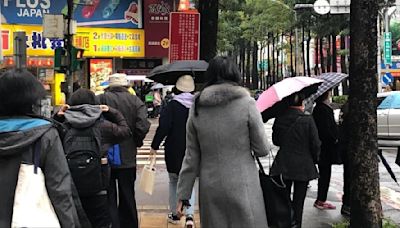 影／氣溫驟降10度「又濕又涼」 雨停時間曝光