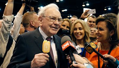 Warren Buffett warned on AI scams, a fiscal disaster, and losing friends. Here are 15 top quotes from Berkshire's bash.