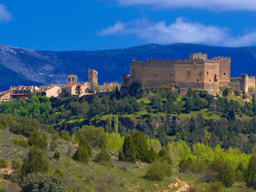 José Mota, Santiago Segura y el productor Luis Álvarez compran el castillo de Pedraza a la familia Zuloaga