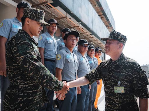 共軍活動頻次明顯增加 梅家樹總長親登孤島烏坵 慰問防務及建設 - 自由軍武頻道