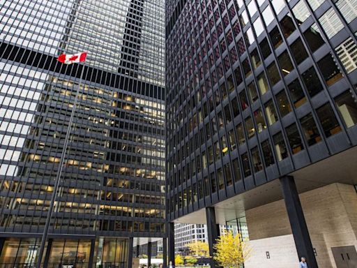 Office tower owners ‘aggressively’ trying to off-load Toronto buildings — possibly leading to conversions and demolitions