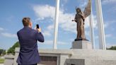 Memorial Park Cemetery adds 15-foot sculpture created by artist in Italy