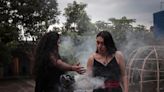 Las "nuevas brujas" en México, unidas por la espiritualidad, la autonomía y la herbolaria