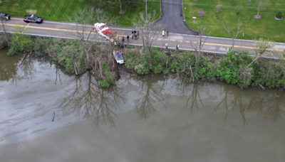 One person found dead after vehicle pulled from Boone Reservoir in Peters Township