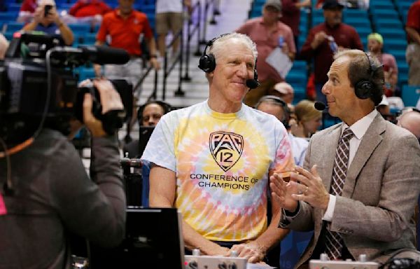 Basketball Hall of Famer Bill Walton, who breathed life into broadcasts from McKale Center, dies at 71