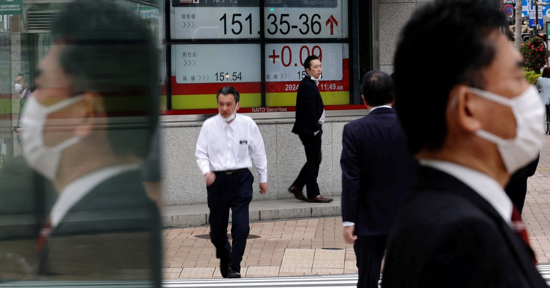 Investors bet weaker U.S. payrolls spur more Fed rate cuts