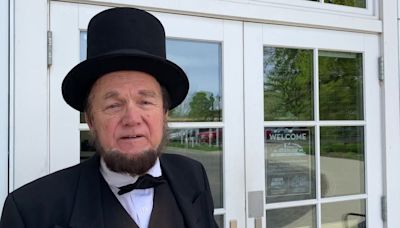 Abraham Lincoln impersonators come to Dayton