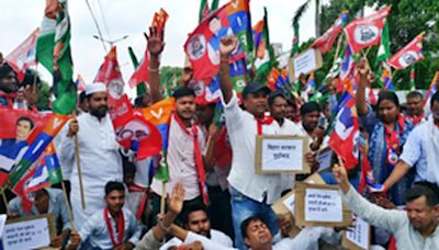 India bloc organises ‘Aakrosh March’ in Patna