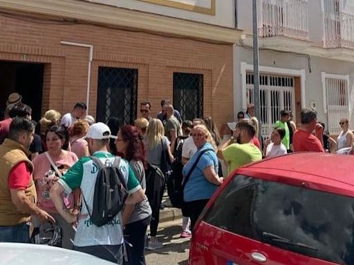 Más de 150 personas salen a buscar a José Martín, el vecino con alzhéimer desaparecido en Dos Hermanas