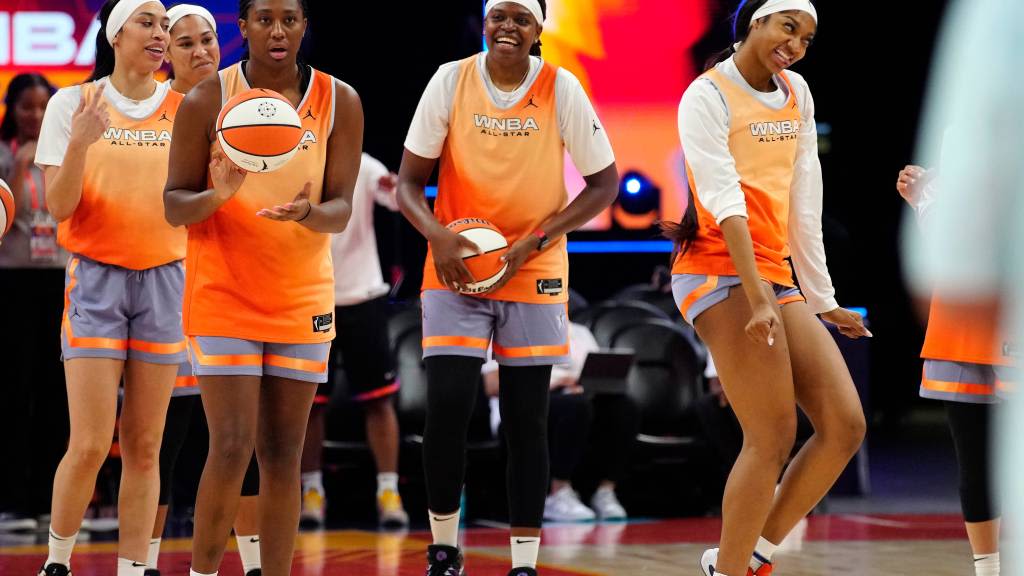 Angel Reese stuns Caitlin Clark in impromptu half-court shooting contest at WNBA All-Star Weekend