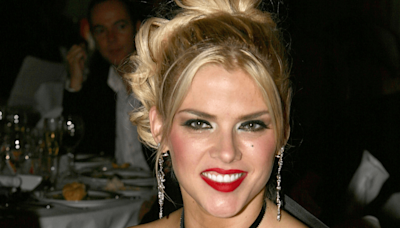 Anna Nicole Smith’s Lookalike Daughter Dannielynn Shares Selfie With Dad Larry Birkhead